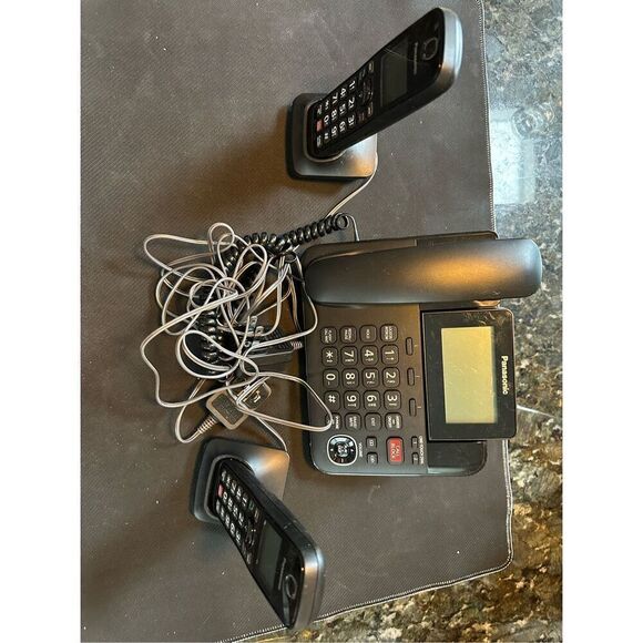 Panasonic KX-TGF852 B Black 2 IN 1  corded and Cordless Phone - Picture 2 of 3